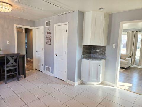 Tiny photo for 980 W Grant Drive, Des Plaines, IL 60016 (MLS # 12625313)