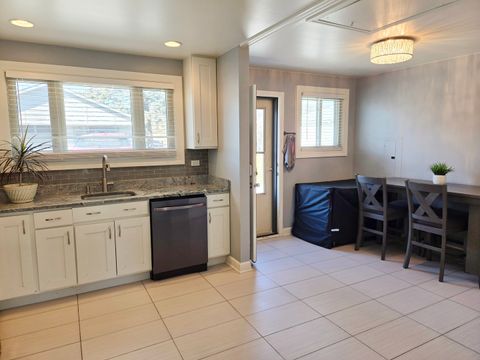 Tiny photo for 980 W Grant Drive, Des Plaines, IL 60016 (MLS # 12625313)