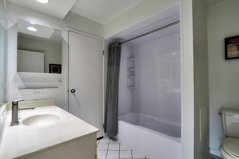 Tiny photo for 820 N Lakeside Drive #2D, Vernon Hills, IL 60061 (MLS # 12492049)