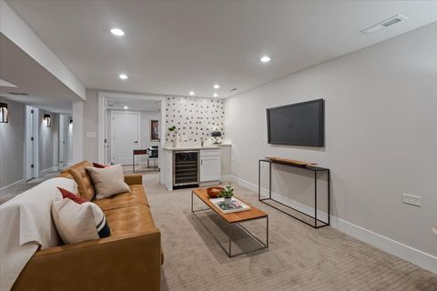 Tiny photo for 3346 W Cullom Avenue, Chicago, IL 60618 (MLS # 12589821)