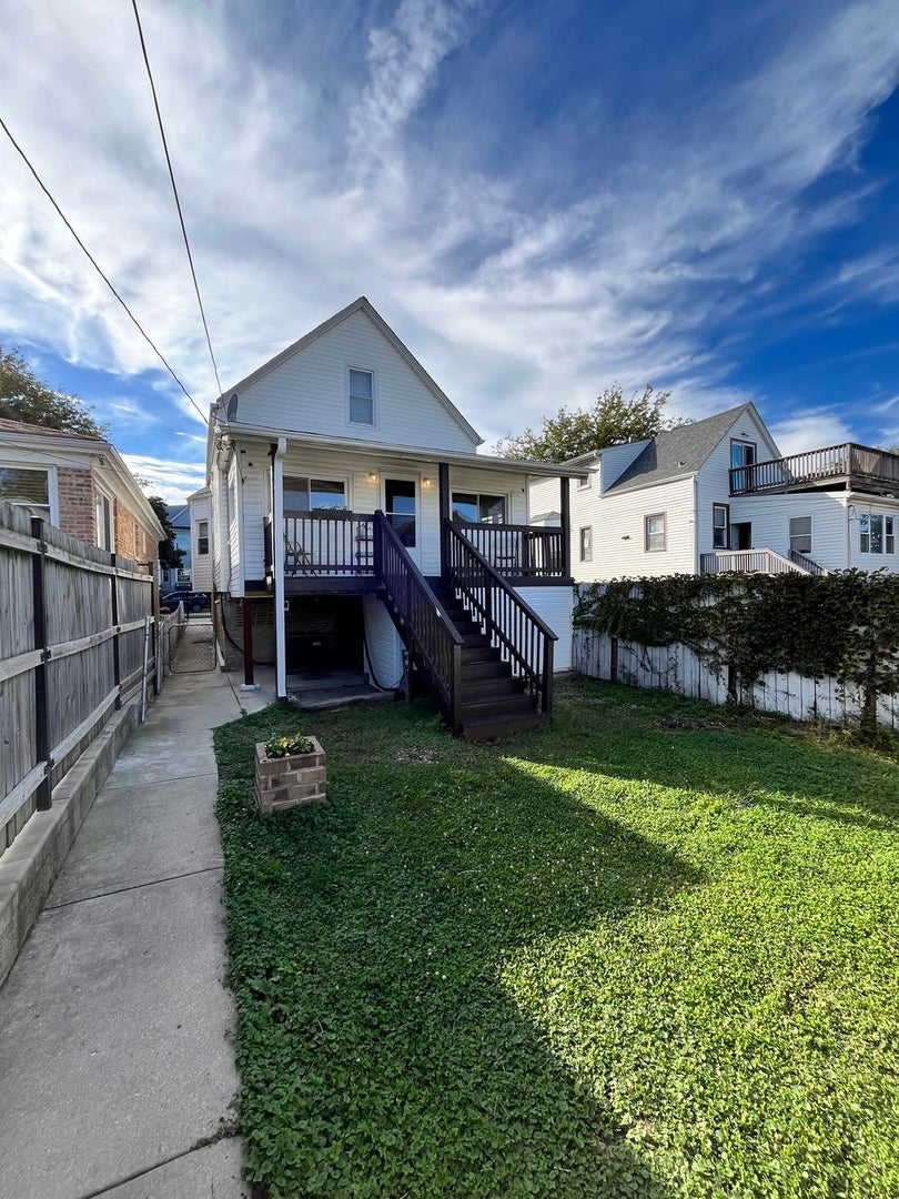 2123 N KARLOV Avenue