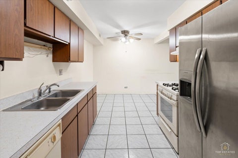 Tiny photo for 753 Moore Drive #753, Elk Grove Village, IL 60007 (MLS # 12780926)