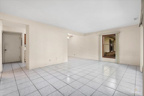 Tiny photo for 753 Moore Drive #753, Elk Grove Village, IL 60007 (MLS # 12780926)