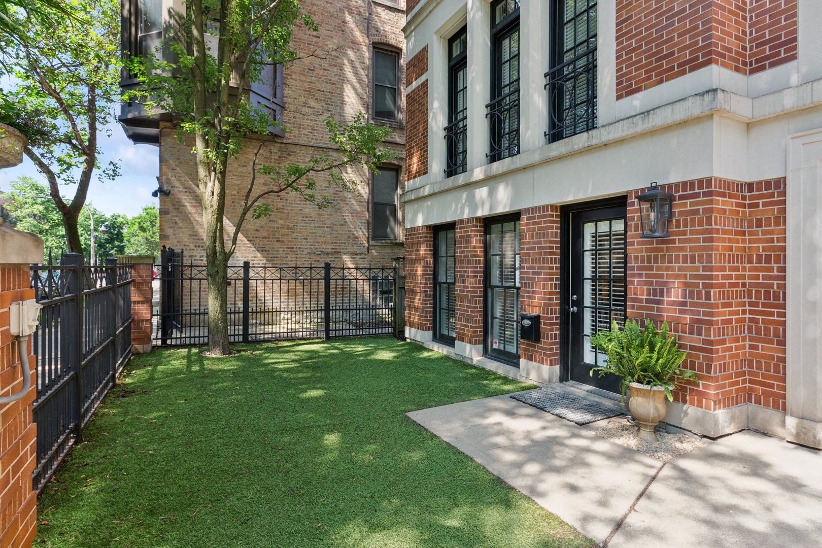 3547 N Fremont Street 1N