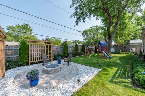Tiny photo for 919 Charles Avenue, Winthrop Harbor, IL 60096 (MLS # 12438406)