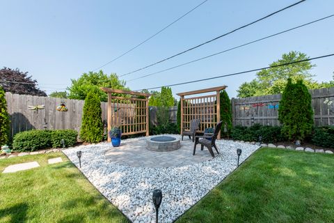 Tiny photo for 919 Charles Avenue, Winthrop Harbor, IL 60096 (MLS # 12438406)
