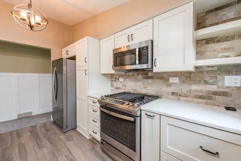 Tiny photo for 919 Charles Avenue, Winthrop Harbor, IL 60096 (MLS # 12438406)