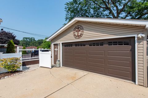 Tiny photo for 919 Charles Avenue, Winthrop Harbor, IL 60096 (MLS # 12438406)