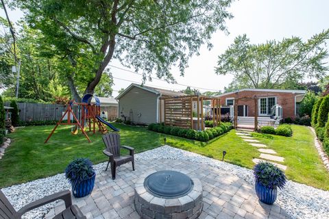 Tiny photo for 919 Charles Avenue, Winthrop Harbor, IL 60096 (MLS # 12438406)