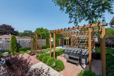 Tiny photo for 919 Charles Avenue, Winthrop Harbor, IL 60096 (MLS # 12438406)