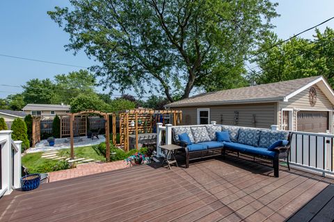 Tiny photo for 919 Charles Avenue, Winthrop Harbor, IL 60096 (MLS # 12438406)