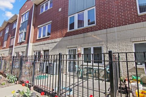 Photo of 2415 W 32nd Place, Chicago, IL 60608 (MLS # 12496374)