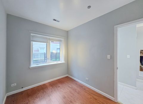 Tiny photo for 2415 W 32nd Place, Chicago, IL 60608 (MLS # 12496374)