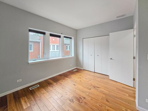 Tiny photo for 2415 W 32nd Place, Chicago, IL 60608 (MLS # 12496374)