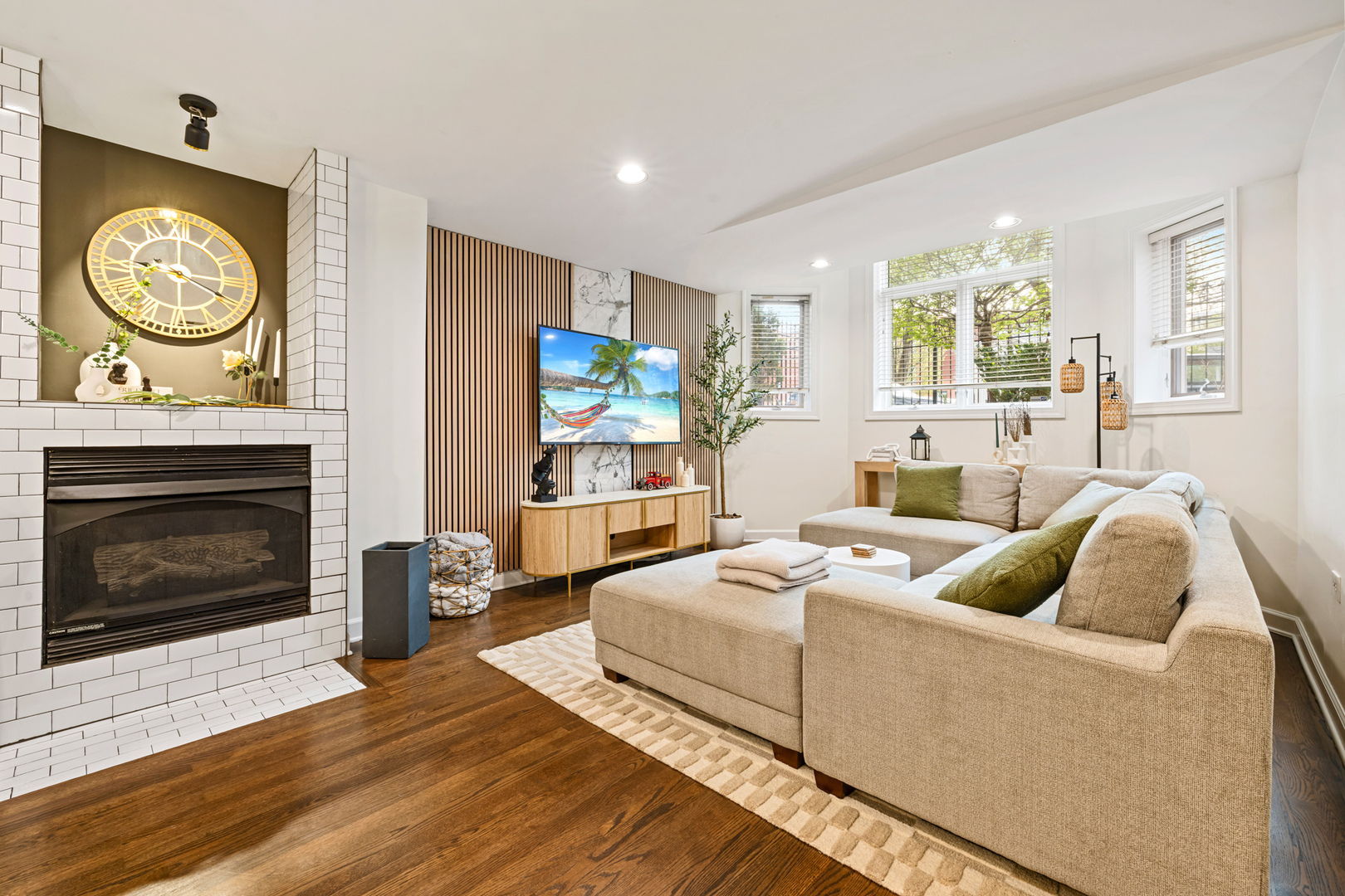 2625 N Ashland Avenue 1B