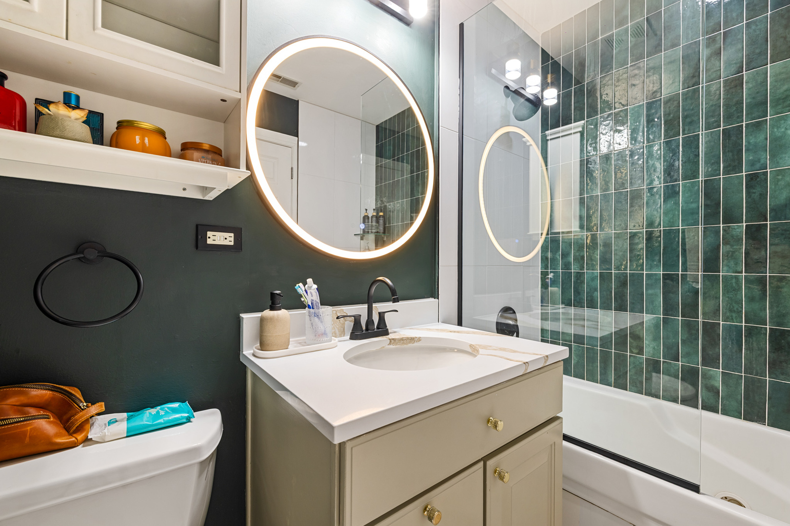 2625 N Ashland Avenue 1B