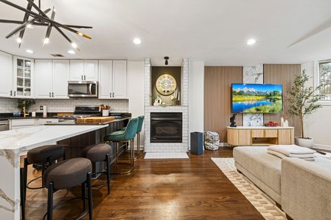 Photo of 2625 N Ashland Avenue #1B, Chicago, IL 60614 (MLS # 12609005)