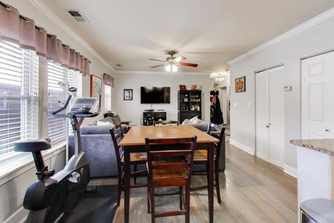 Tiny photo for 3450 N Janssen Avenue #1B, Chicago, IL 60657 (MLS # 12589530)