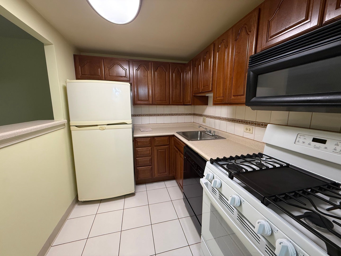 1460 Fairlane Drive 225