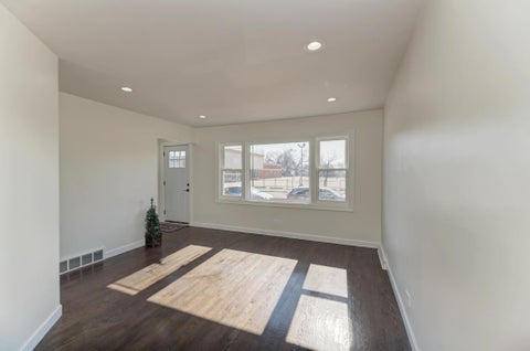 Tiny photo for 6218 W Foster Avenue, Chicago, IL 60630 (MLS # 12756771)