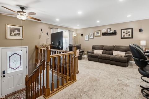 Tiny photo for 256 Mark Avenue, Glendale Heights, IL 60139 (MLS # 12698365)