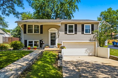 Photo of 256 Mark Avenue, Glendale Heights, IL 60139 (MLS # 12698365)