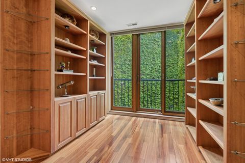 Tiny photo for 1318 N SUTTON Place, Chicago, IL 60610 (MLS # 12517095)