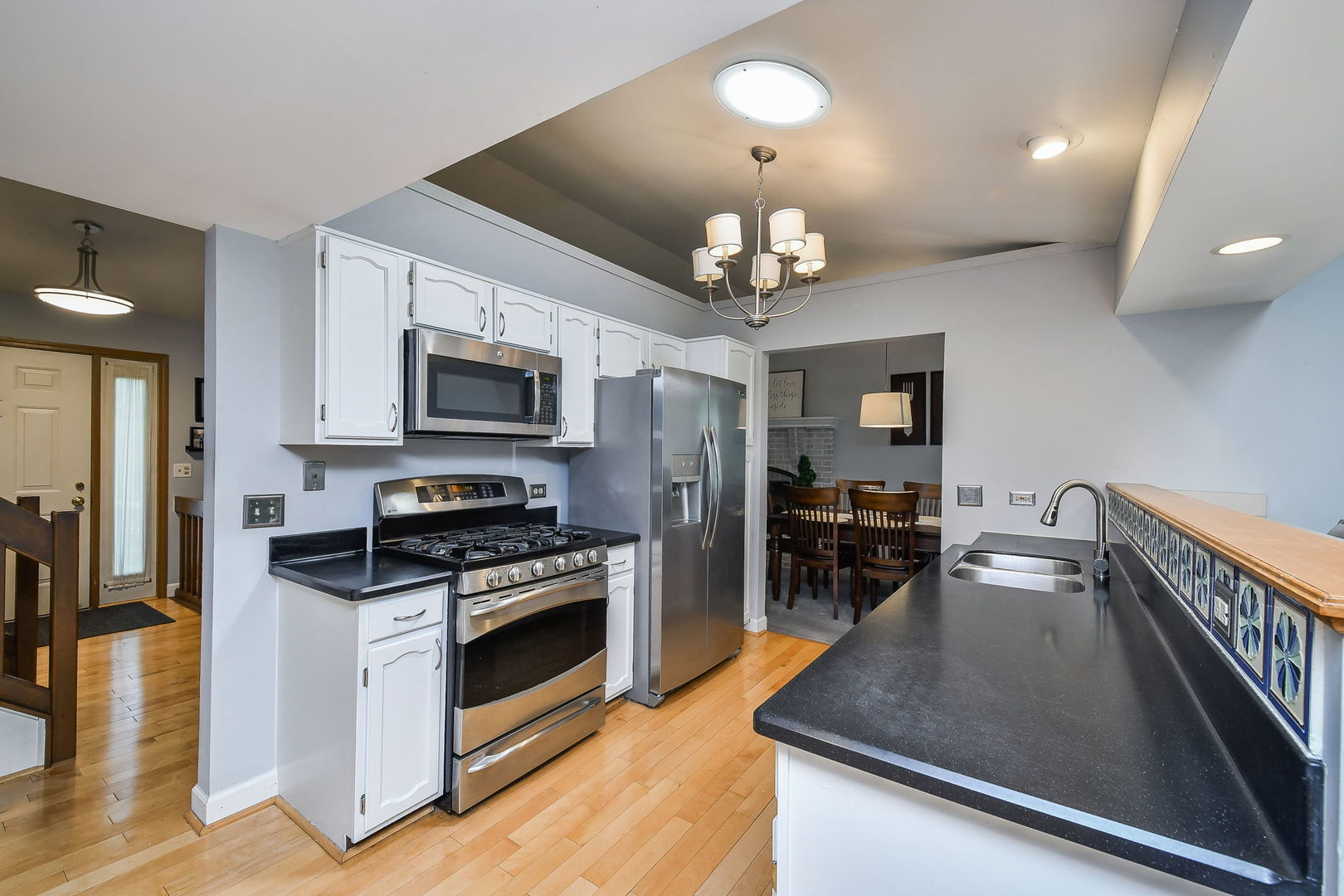 27W108 Walnut Drive