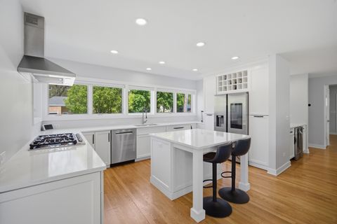 Tiny photo for 116 N Pine Avenue, Arlington Heights, IL 60004 (MLS # 12637463)