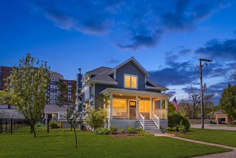 Tiny photo for 116 N Pine Avenue, Arlington Heights, IL 60004 (MLS # 12637463)