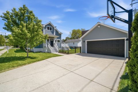 Tiny photo for 116 N Pine Avenue, Arlington Heights, IL 60004 (MLS # 12637463)