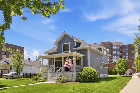 Tiny photo for 116 N Pine Avenue, Arlington Heights, IL 60004 (MLS # 12637463)