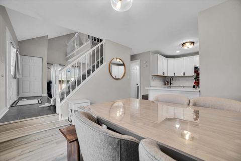 Tiny photo for 2664 College Hill Circle #381, Schaumburg, IL 60173 (MLS # 12572502)