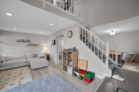 Tiny photo for 2664 College Hill Circle #381, Schaumburg, IL 60173 (MLS # 12572502)