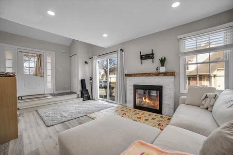 Tiny photo for 2664 College Hill Circle #381, Schaumburg, IL 60173 (MLS # 12572502)