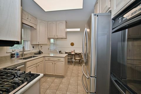 Tiny photo for 4351 W Chase Avenue, Lincolnwood, IL 60712 (MLS # 12648374)