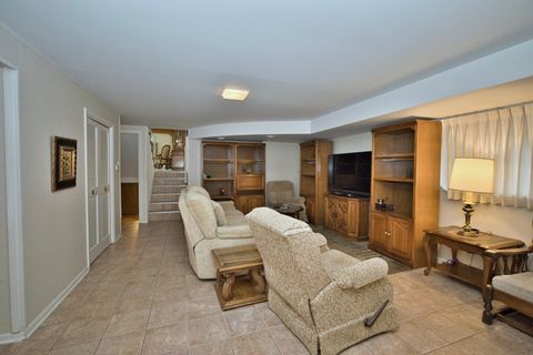 Tiny photo for 4351 W Chase Avenue, Lincolnwood, IL 60712 (MLS # 12648374)