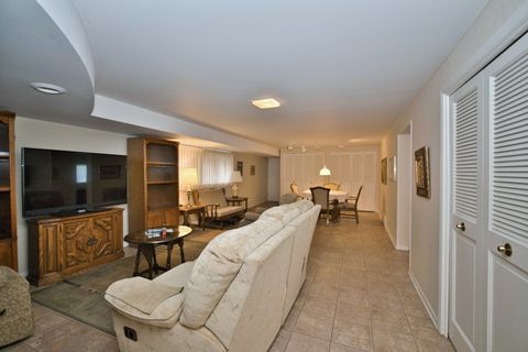 Tiny photo for 4351 W Chase Avenue, Lincolnwood, IL 60712 (MLS # 12648374)