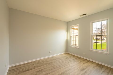 Tiny photo for 629 W Streamwood Boulevard #B, Streamwood, IL 60107 (MLS # 12607940)