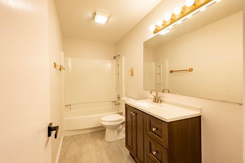 Tiny photo for 629 W Streamwood Boulevard #B, Streamwood, IL 60107 (MLS # 12607940)