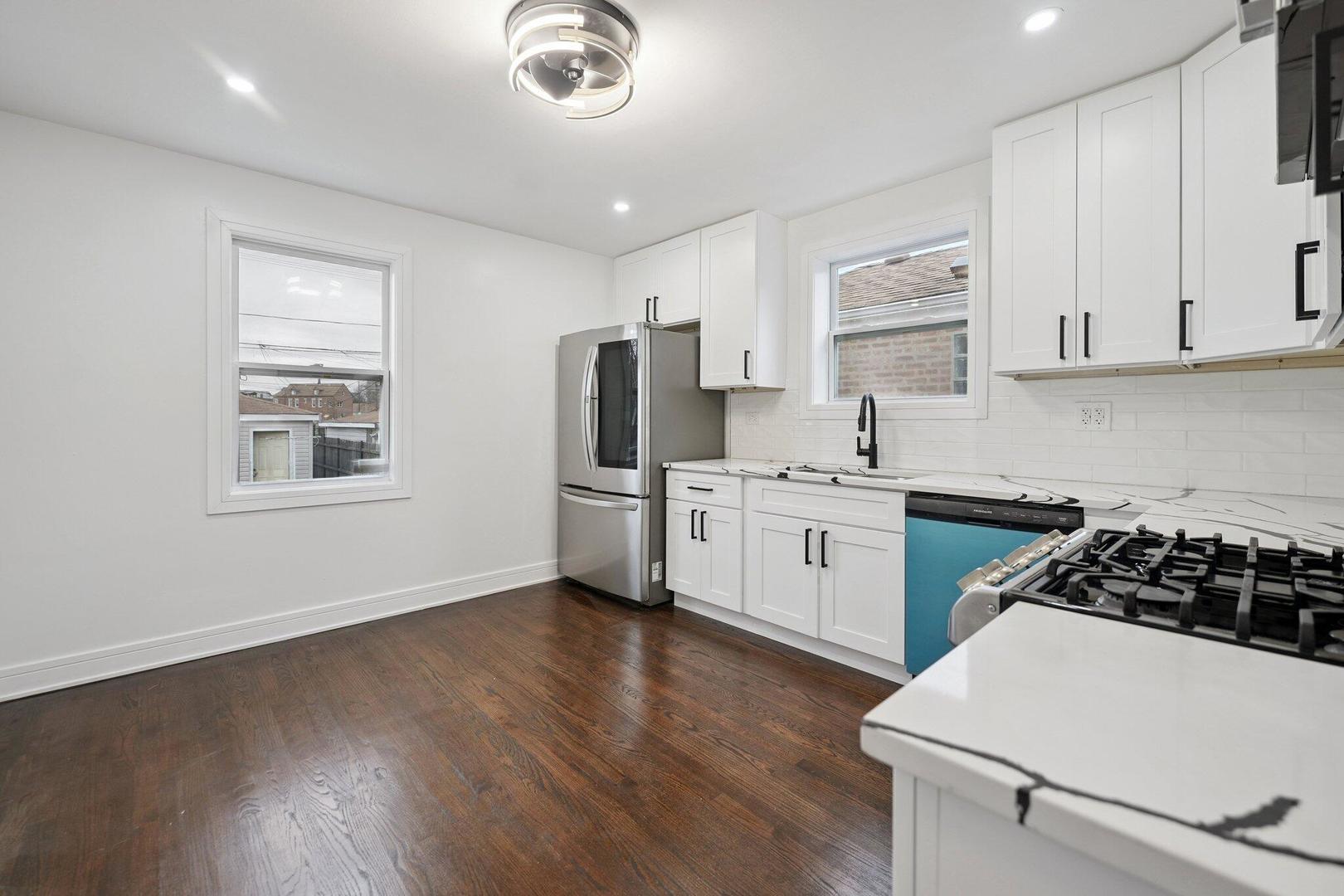 8389 S Baltimore Avenue, Chicago, IL, 60617 4 8389 S Baltimore Avenue