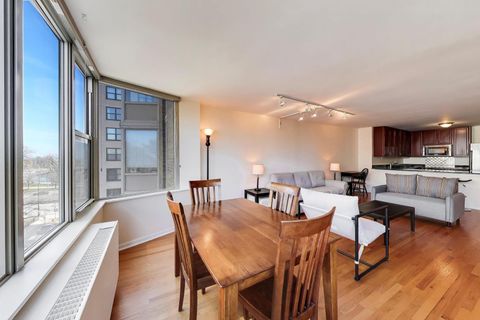 Tiny photo for 525 W Hawthorne Place #606, Chicago, IL 60657 (MLS # 12616956)