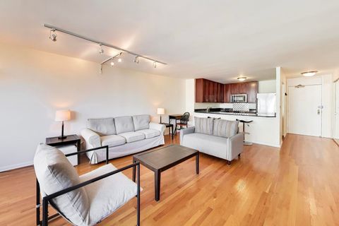 Tiny photo for 525 W Hawthorne Place #606, Chicago, IL 60657 (MLS # 12616956)