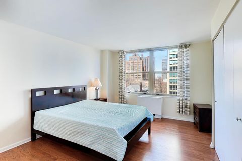Tiny photo for 525 W Hawthorne Place #606, Chicago, IL 60657 (MLS # 12616956)