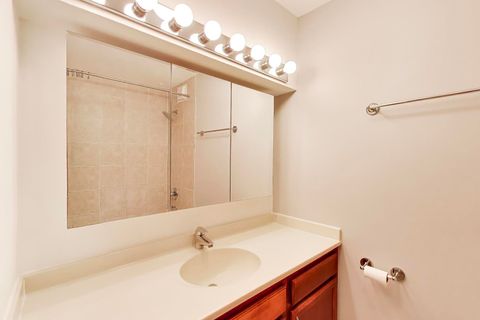 Tiny photo for 525 W Hawthorne Place #606, Chicago, IL 60657 (MLS # 12616956)