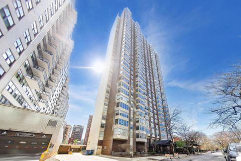 Tiny photo for 525 W Hawthorne Place #606, Chicago, IL 60657 (MLS # 12616956)