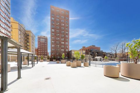 Tiny photo for 525 W Hawthorne Place #606, Chicago, IL 60657 (MLS # 12616956)