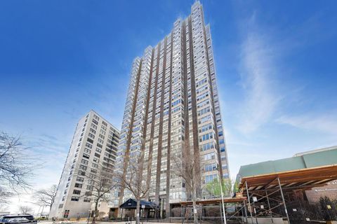 Tiny photo for 525 W Hawthorne Place #606, Chicago, IL 60657 (MLS # 12616956)
