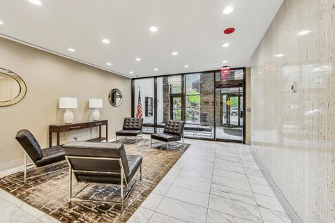 Tiny photo for 525 W Hawthorne Place #606, Chicago, IL 60657 (MLS # 12616956)