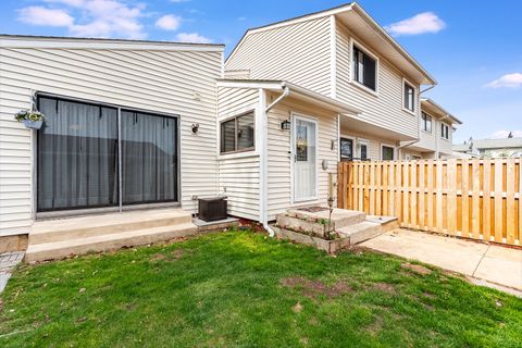10 Wake Robin Court Woodridge IL 60517